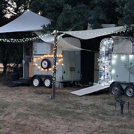 Glamping In Style, Prospector Tent クローリー エクステリア 写真